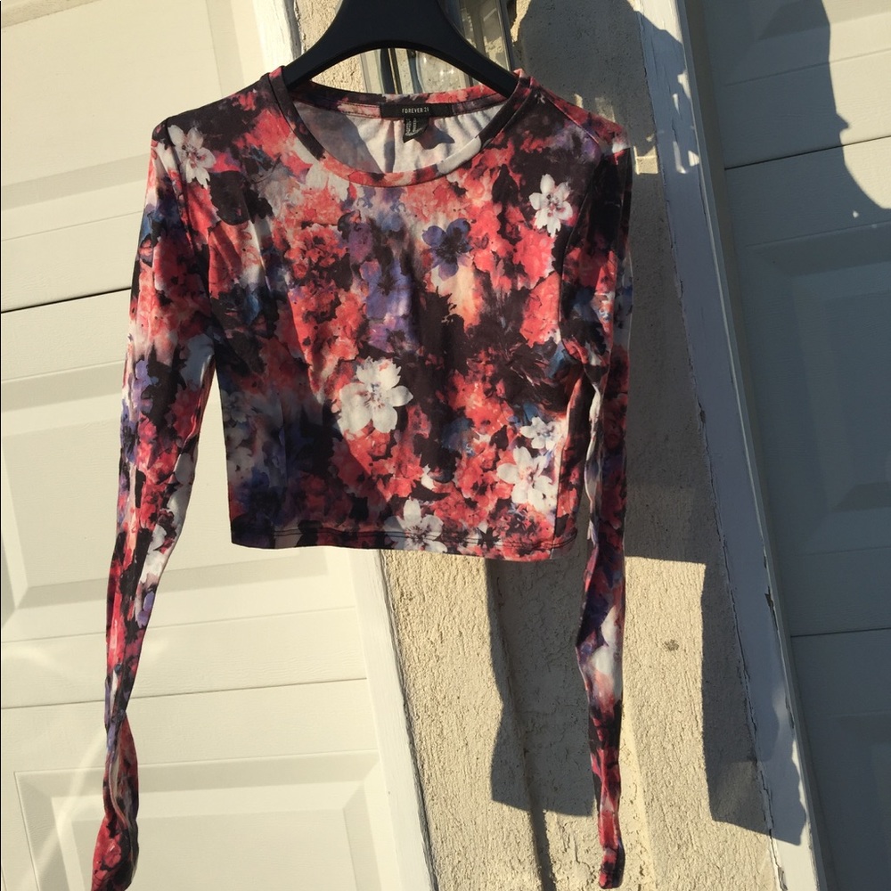 Long sleeve floral crop top